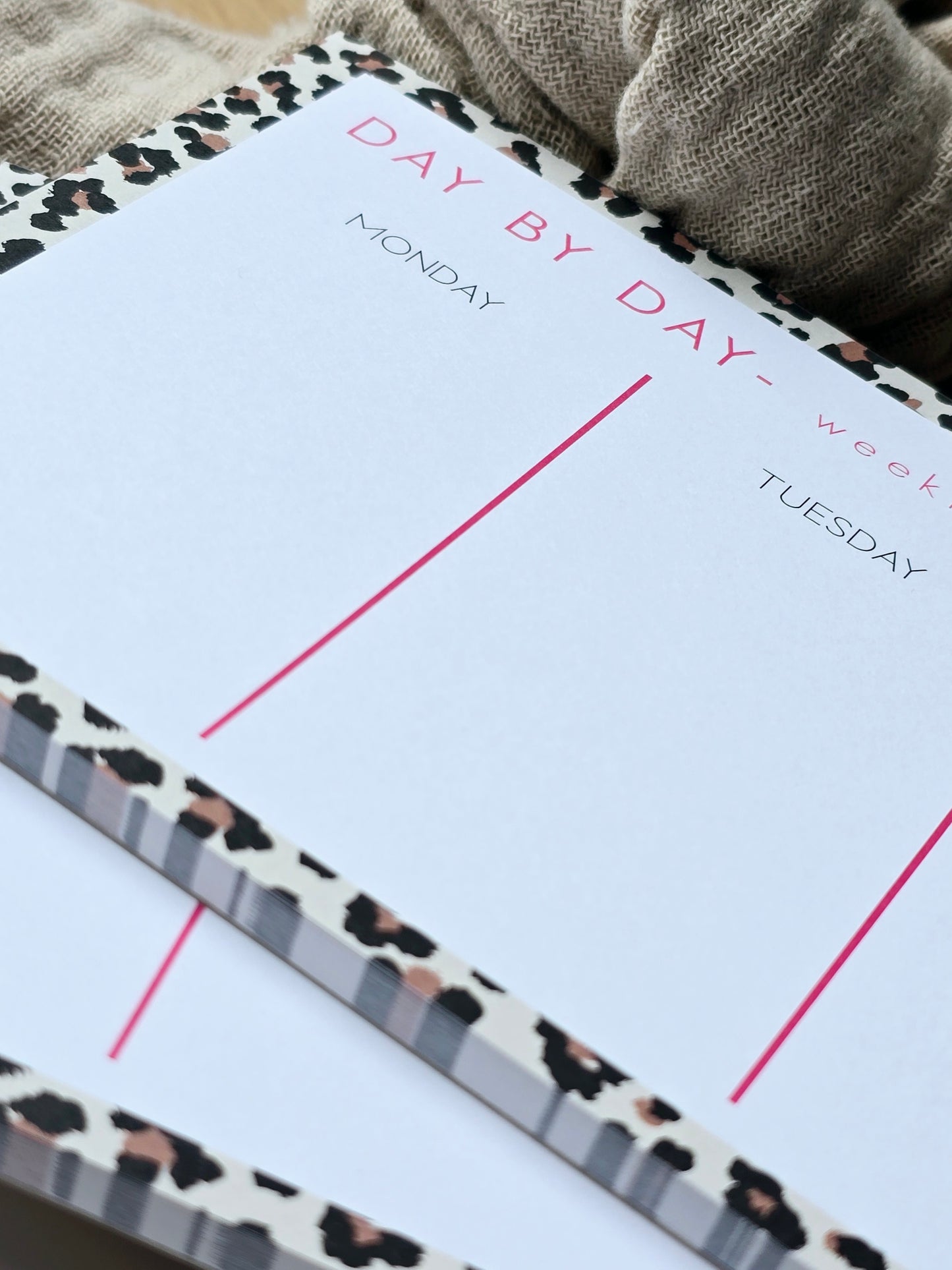 Notizblock "Day bei Day...Leo  Look" in 295 x 105 mm