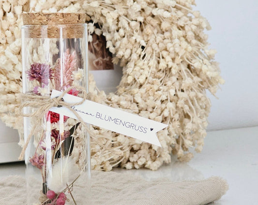 Small floral greeting / gift / little something / souvenir / make the world colorful / dried flowers
