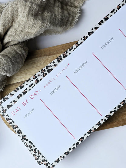 Wochenplaner Day bei Day / Leo Look / 50 Blatt / Notizblock / Mitbringsel / Kleinigkeit / Geschenk