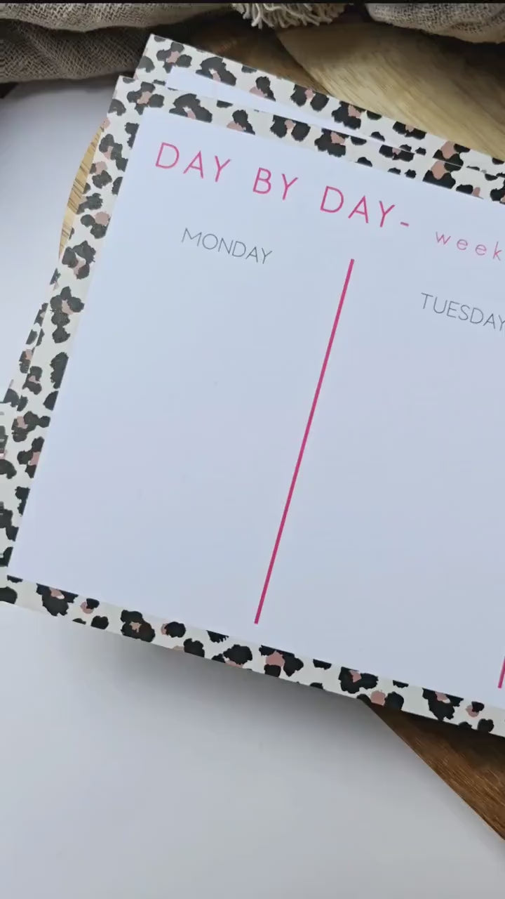 Wochenplaner Day bei Day / Leo Look / 50 Blatt / Notizblock / Mitbringsel / Kleinigkeit / Geschenk