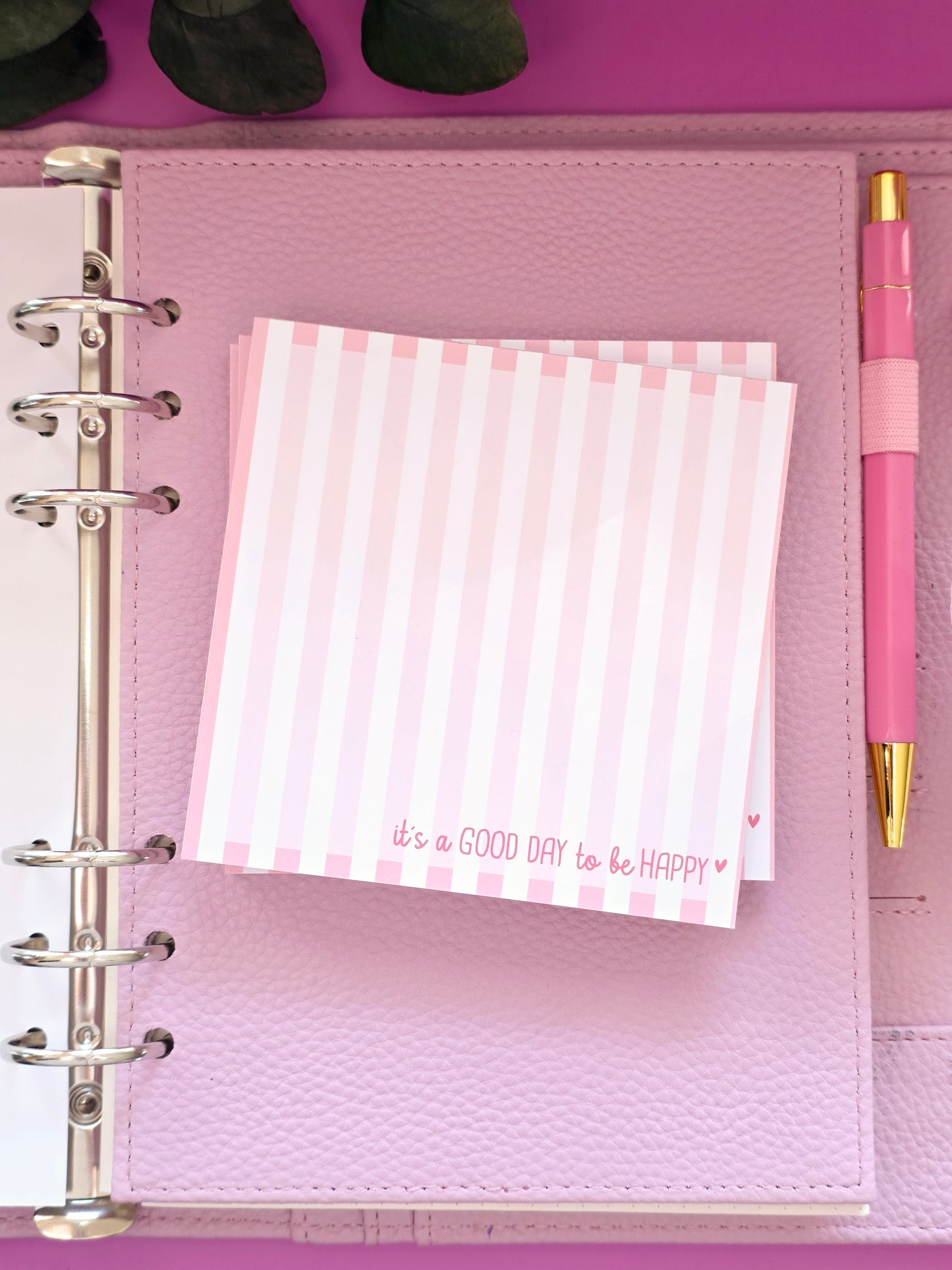 Notizblock "It's a good day to be happy" rosa Streife in 105 x 105 mm
