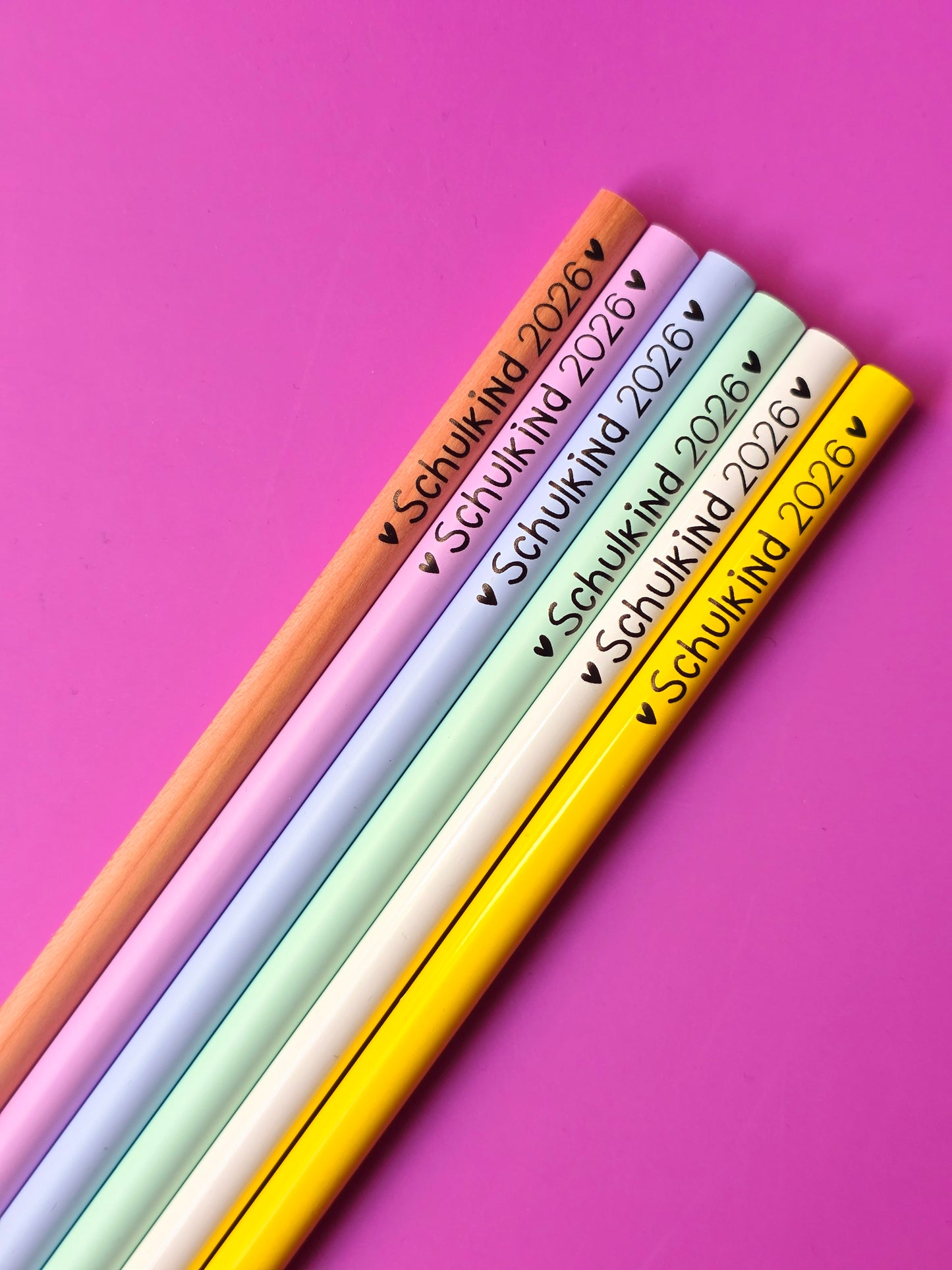 Bleistift Schulkind 2026 - 6 Farben - 3 Schrift Varianten