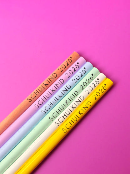 Bleistift Schulkind 2026 - 6 Farben - 3 Schrift Varianten