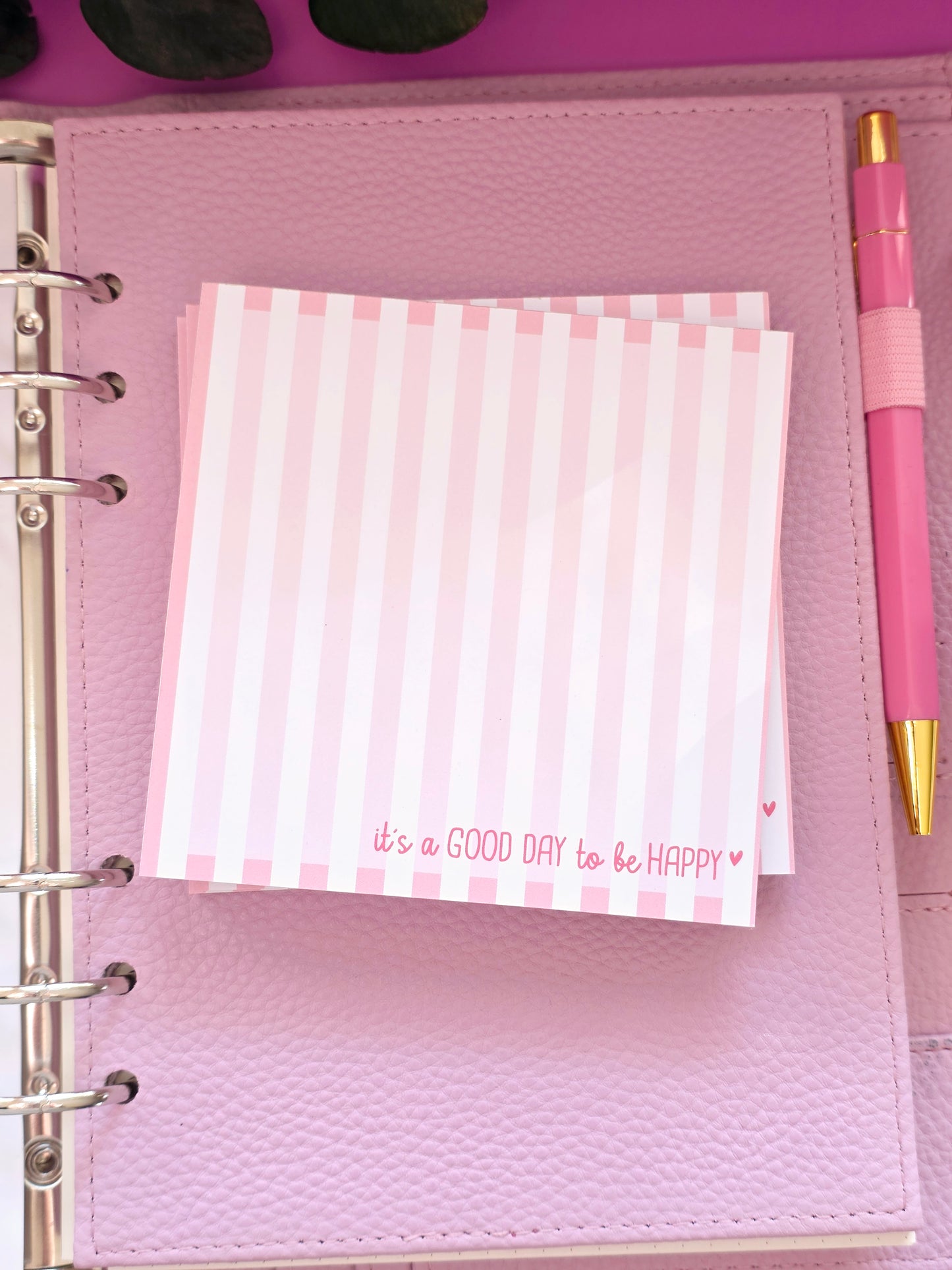 Notizblock "It's a good day to be happy" rosa Streife in 105 x 105 mm